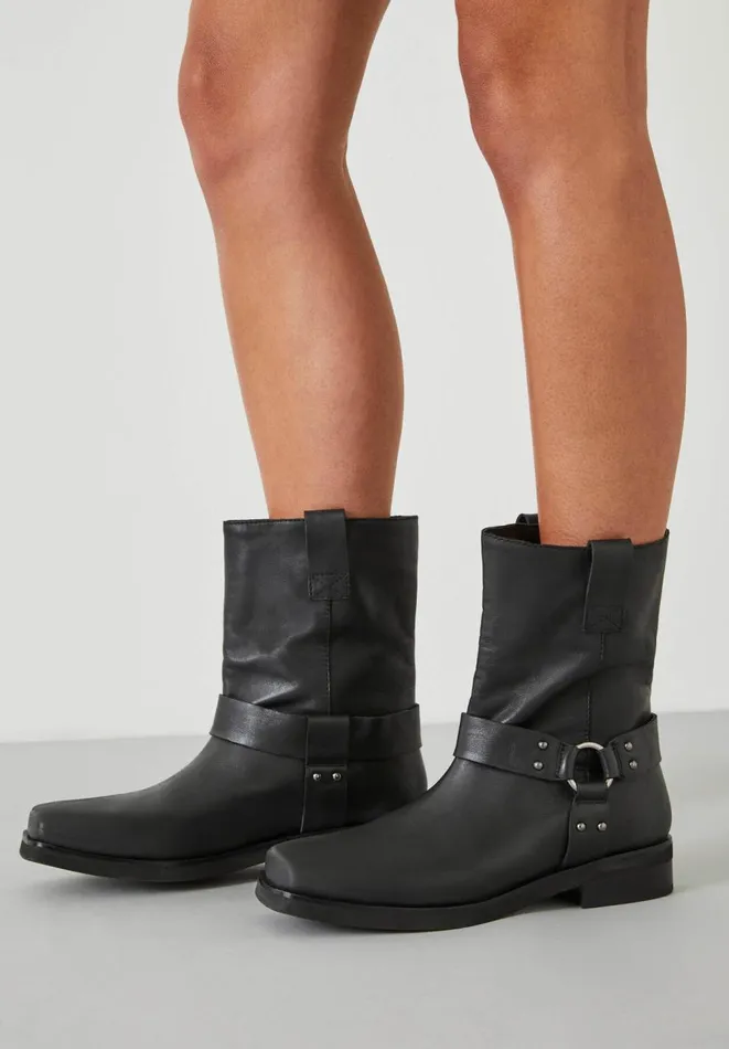 Hush Boots Women Oakley Leather Biker Boot Black Hush Boots Women Oakley Leather Biker Boot Black