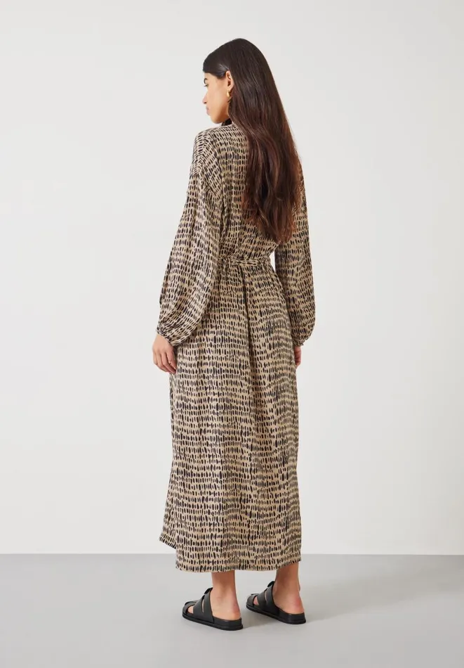 Hush Dresses Women Camila Relaxed Print Midi Dress Contrast Mark Neutral Hush Dresses Women Camila Relaxed Print Midi Dress Contrast Mark Neutral