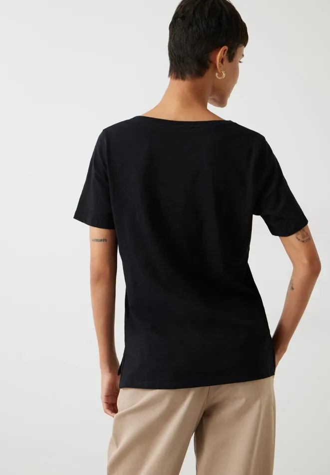 Hush Tops and Tshirts Women Kali Cotton Slub VNeck TShirt Black Hush Tops and Tshirts Women Kali Cotton Slub VNeck TShirt Black