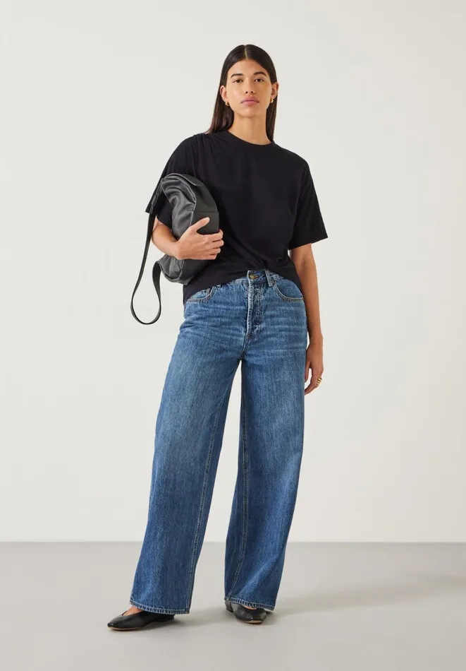 Hush Tops and Tshirts Women Tamsen Relaxed Tuck Detail Slub TShirt Black Onyx Hush Tops and Tshirts Women Tamsen Relaxed Tuck Detail Slub TShirt Black Onyx