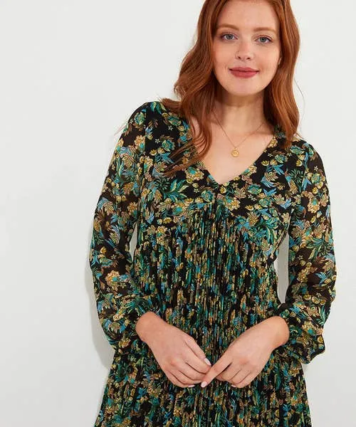 Joebrowns Tops Tunics and Blouses Apparel Beautifully Pleated Tunic Black