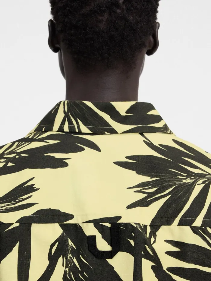 Men Shirts JACQUEMUS The Jean Shirt Print Foliage Black Yellow Men Shirts JACQUEMUS The Jean Shirt Print Foliage Black Yellow