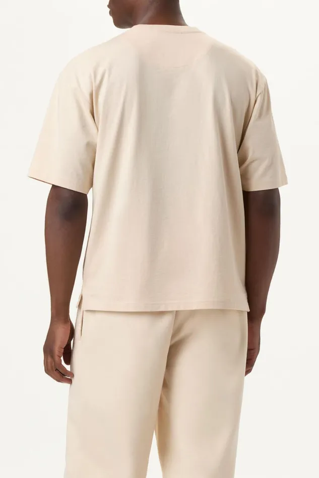 Men Tops and TShirts Fila Apex Relaxed Box Tee 922 Brazilian Sand Men Tops and TShirts Fila Apex Relaxed Box Tee 922 Brazilian Sand