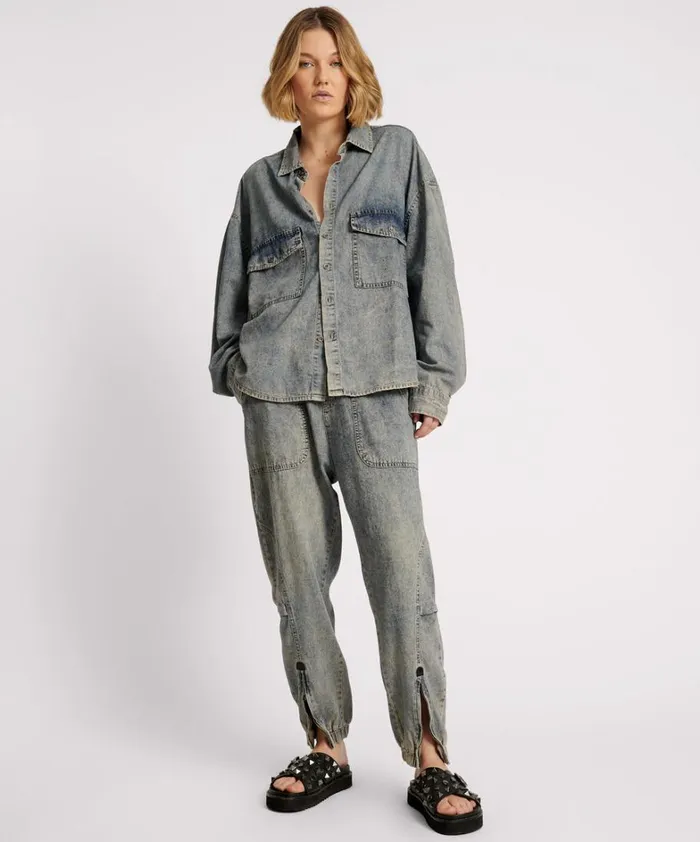One Teaspoon Shirts DIRTY BLUE OVERSIZED DENIM WESTERN SHIRT 8211 Women One Teaspoon Shirts DIRTY BLUE OVERSIZED DENIM WESTERN SHIRT 8211 Women