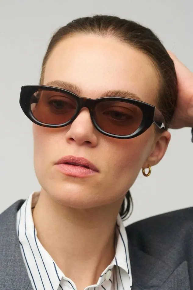 Oroton Sunglasses Accessories Nadja Sunglasses Signature Tort