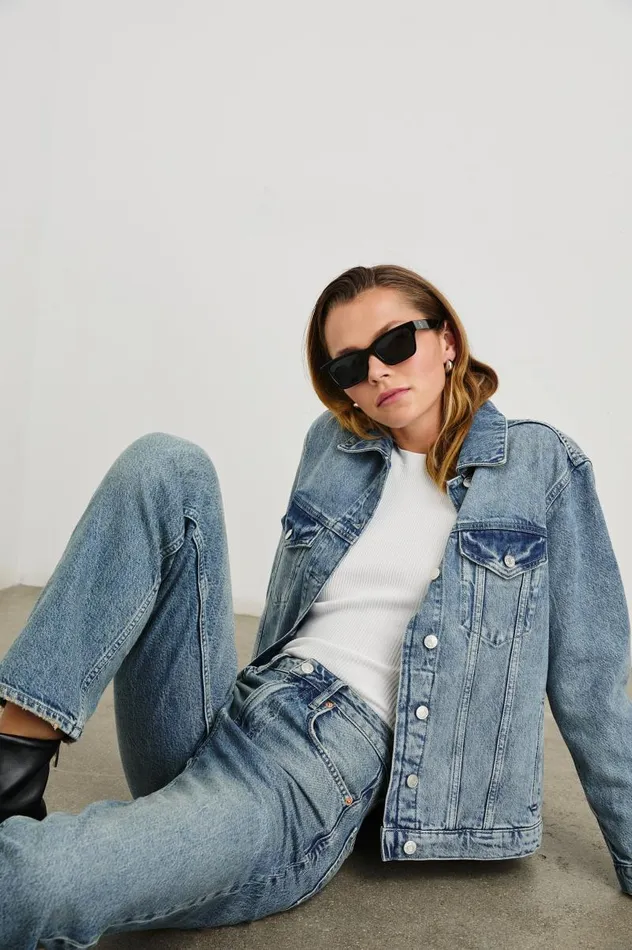 Rails Jackets and Coats Women GROVE BOYFRIEND TRUCKER JACKET Embossed Indigo
