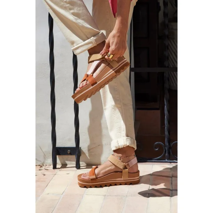Reef Sandals Women Cushion Rem Hi Foliage Reef Sandals Women Cushion Rem Hi Foliage