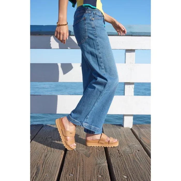 Reef Sandals Women Cushion Vista Hi Tan Wicker