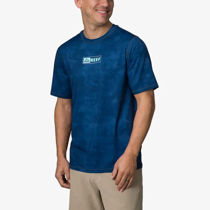 Reef TShirts and Shirts Men Ellsworth Short Sleeve Surf Shirt Upf 50 Insigna Blue Water P