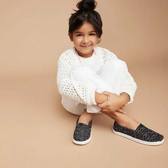 Toms TOMS Classics Alpargata Kids Shoe Black Quilted Daisy 8211 KidsWomen