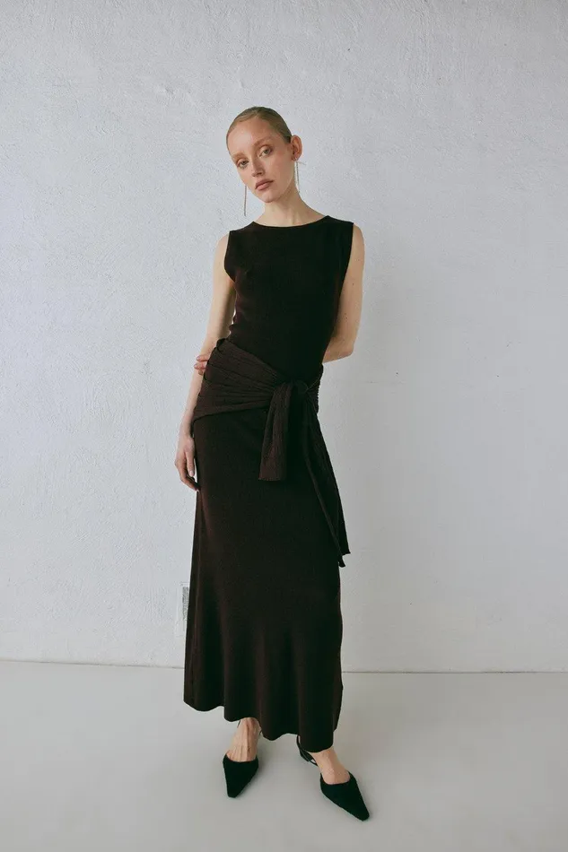 VRG GRL Gia Knit Midi Dress Dark Chocolate Women MidiMaxi Dresses VRG GRL Gia Knit Midi Dress Dark Chocolate Women MidiMaxi Dresses