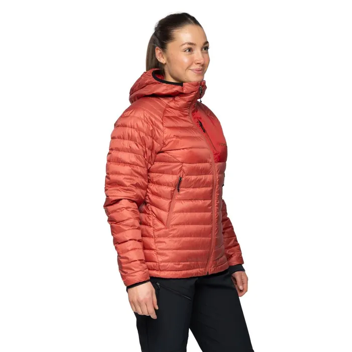 Women Bergans Of Norway Down Jackets Vaagaa Light Down Jacket Hood Rusty Dust Crimson Red