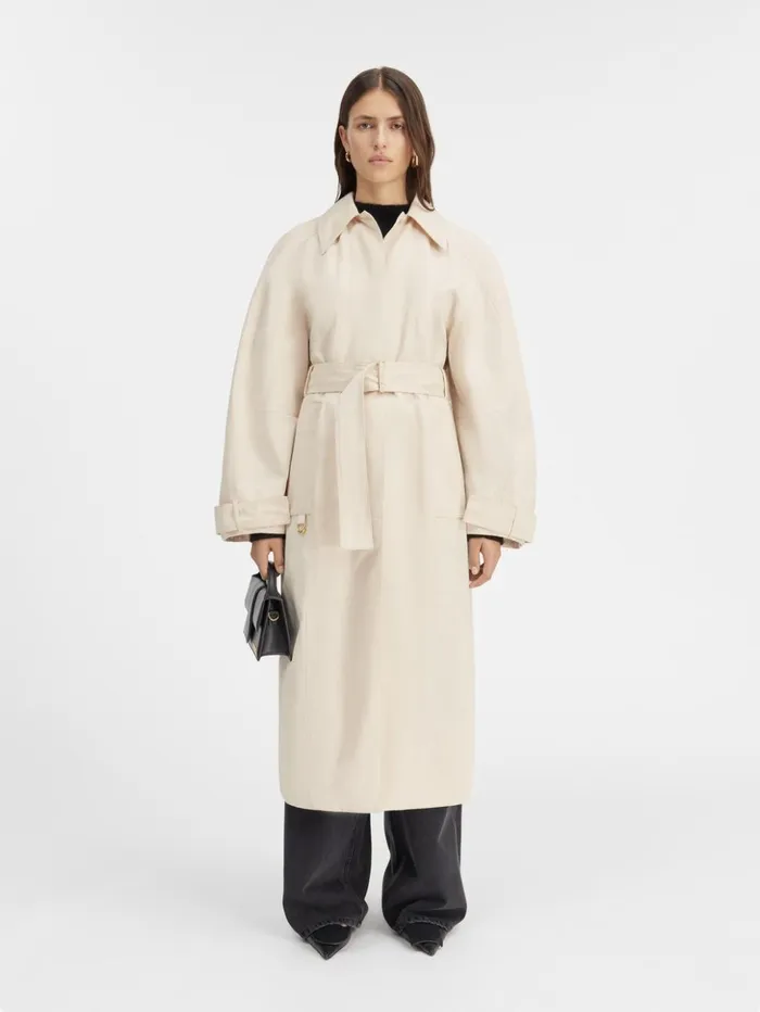 Women Coats and Jackets JACQUEMUS The Bari Trench Coat Beige Women Coats and Jackets JACQUEMUS The Bari Trench Coat Beige