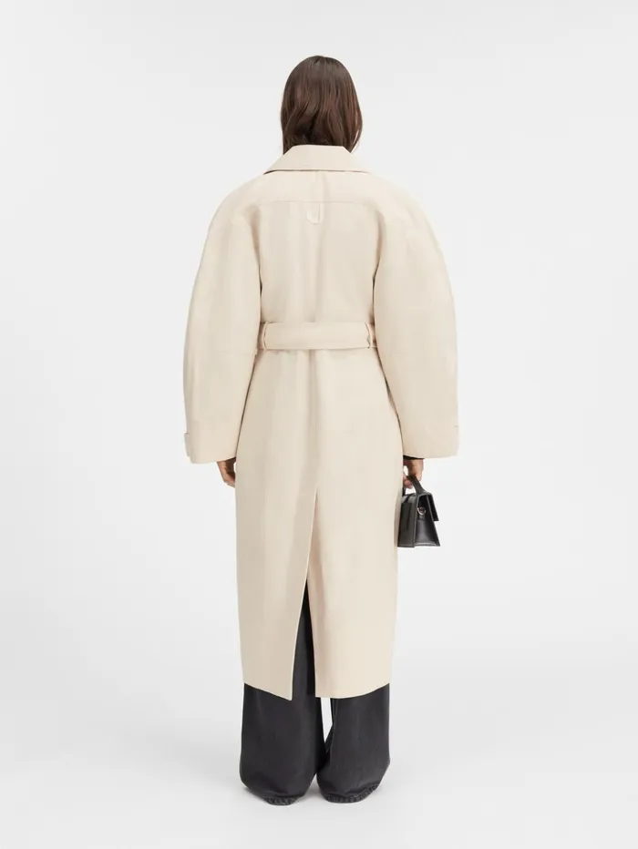 Women Coats and Jackets JACQUEMUS The Bari Trench Coat Beige Women Coats and Jackets JACQUEMUS The Bari Trench Coat Beige