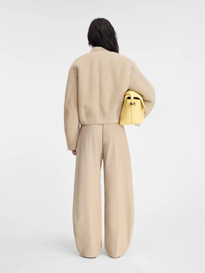 Women Coats and Jackets JACQUEMUS The Telo Jacket Light Beige Women Coats and Jackets JACQUEMUS The Telo Jacket Light Beige