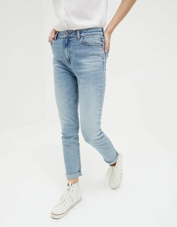 Women FatFace Jeans and Dungarees Chesham Girlfriend Jeans Light Denim Blue