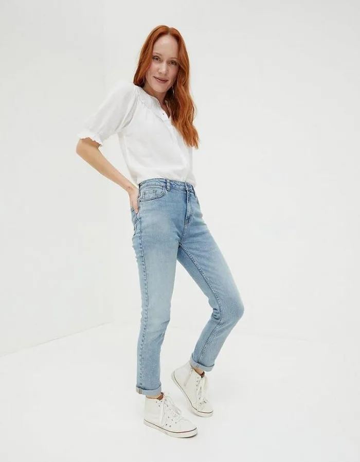 Women FatFace Jeans and Dungarees Chesham Girlfriend Jeans Light Denim Blue