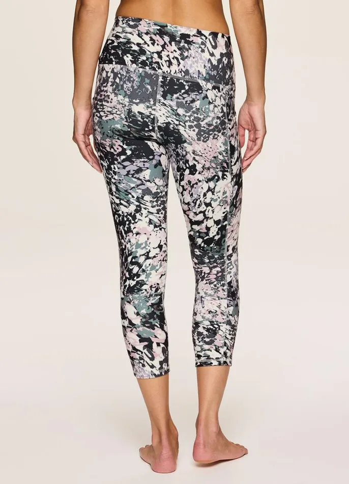 Women In The Wild Ultra Hold Capri Multi RBX Active Capris
