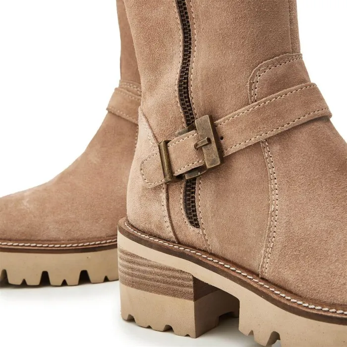 Women Moda In Pelle Knee High Boots Dori Beige Suede