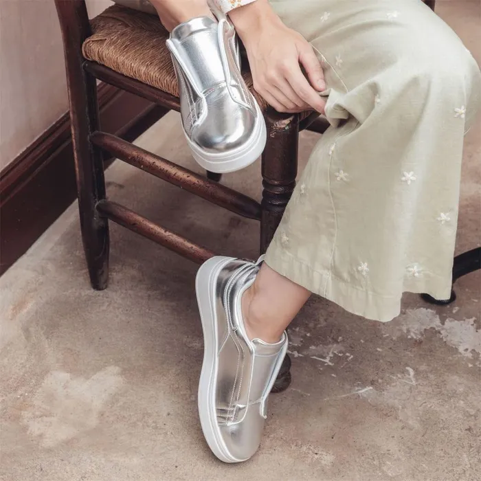 Women Moda In Pelle SlipOn Trainers Adaline Silver Porvair